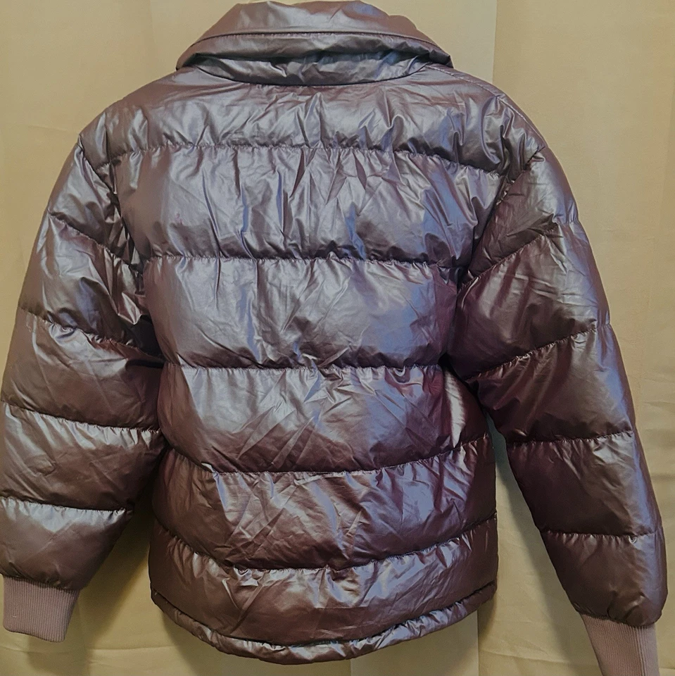 Chaqueta acolchada edredón iridiscente Wild Fable para mujer talla XS púrpura brillante Foto 2 de 4