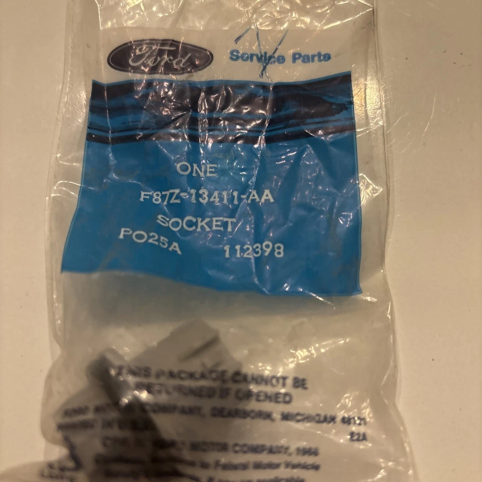 98-03 Ford Escort Side Marker Light Socket Assembly F87Z-13411-AA OEM - Image 2 of 4