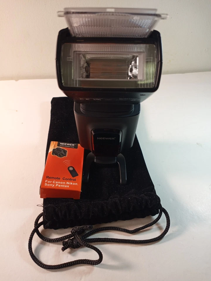 Neewer Universal Portable Flash Diffuser TT 560 Speedlite Working & Accessories  - Image 4 of 4