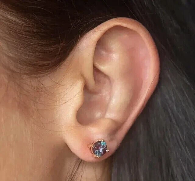 Brincos de solitário de alexandrita corte redondo 4 quilates folheados a ouro rosa 14k - Imagem 4 de 4