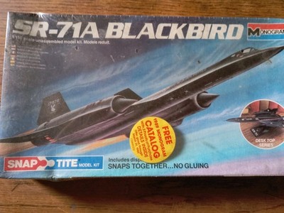 Monogram SR-71A Blackbird 1/110 Scale Snap-Tite Model Kit With Stand,VINTAGE
