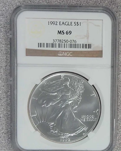 1992 BU American Silver Eagle NGC MS69 (076)