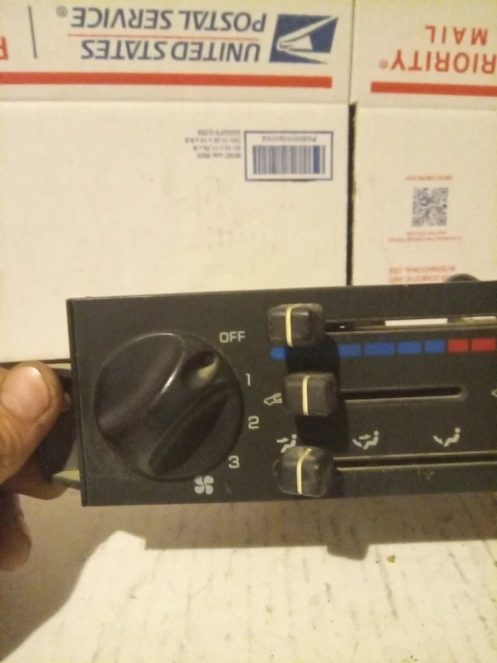 Ford Aspire 1994-1997 calentador de temperatura panel de control de clima unidad de interruptor OEM Foto 2 de 4