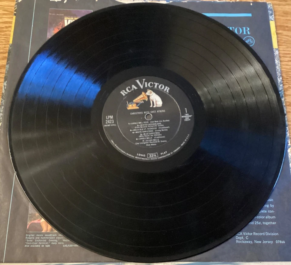 Chet Atkins “Christmas With Chet Atkins" 33 1/3 rpm LP, LPM2423 - Image 3 of 4