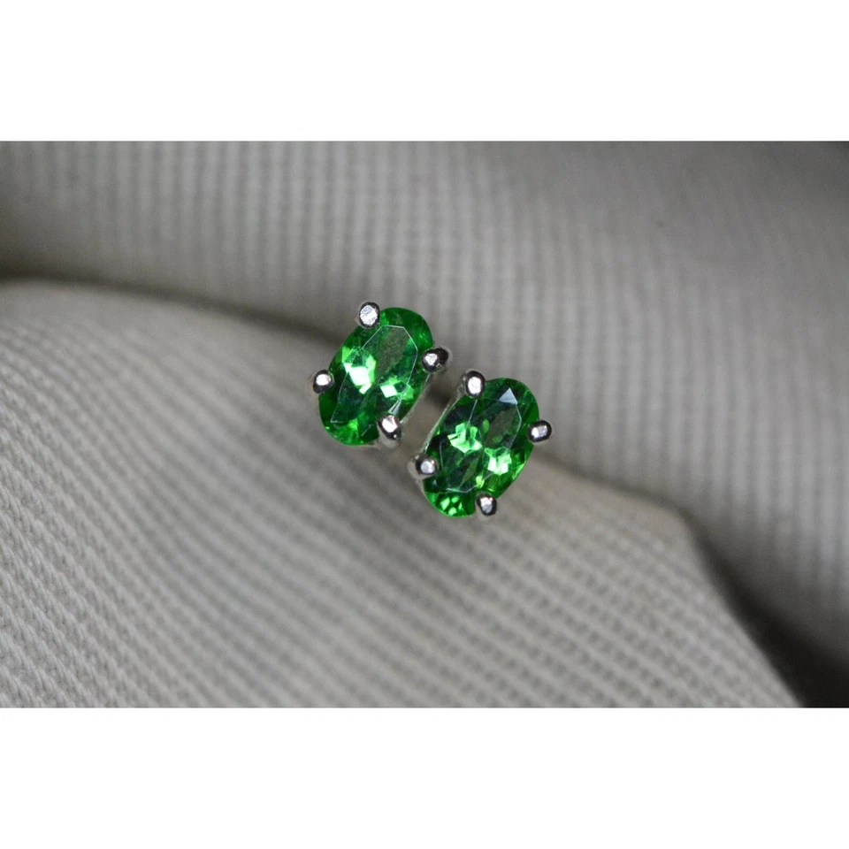 Aretes Tsavorita certificados 0,48 quilates granate verde, plata de ley TS116 Foto 2 de 4