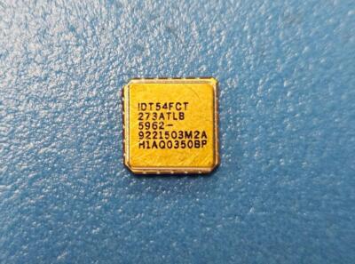 (1PC) IDT54FCT273ATLB 5962-9221503M2A 1-Func, 8-Bit, True Output, CMOS, CLLCC20