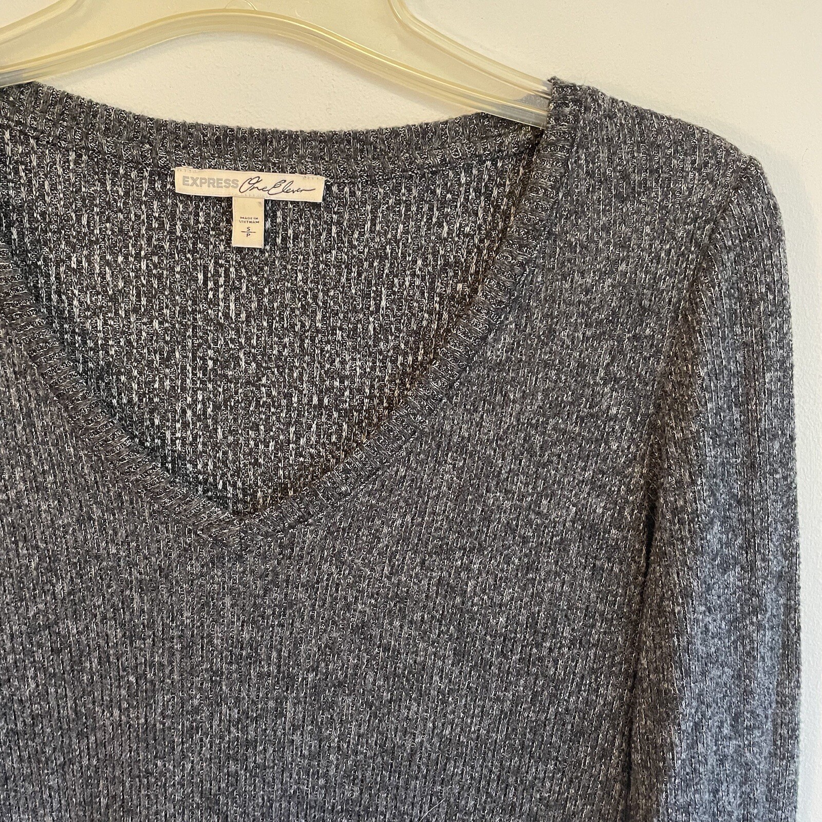 Express Solid Gray Basic V-Neck Pullover Long Sle… - image 3