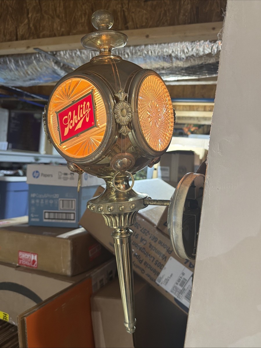 VINTAGE 1972 SCHLITZ BEER LIGHT UP WALL SCONCE 21” X 7” X 7” SIGN