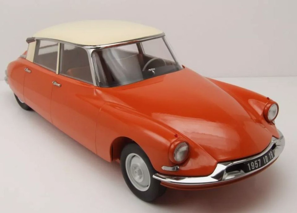 Au Chat Botté - Autos miniatures de collection - Citroën DS 19