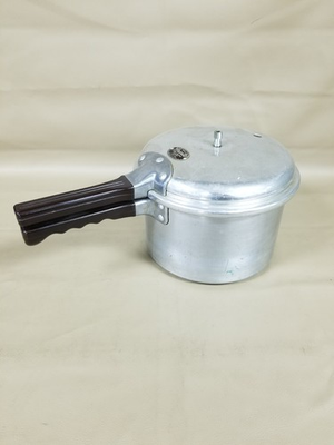 #ad VTG Presto Model #604 4Qt Master Pressure Cooker w Tray No Jiggler $19.99