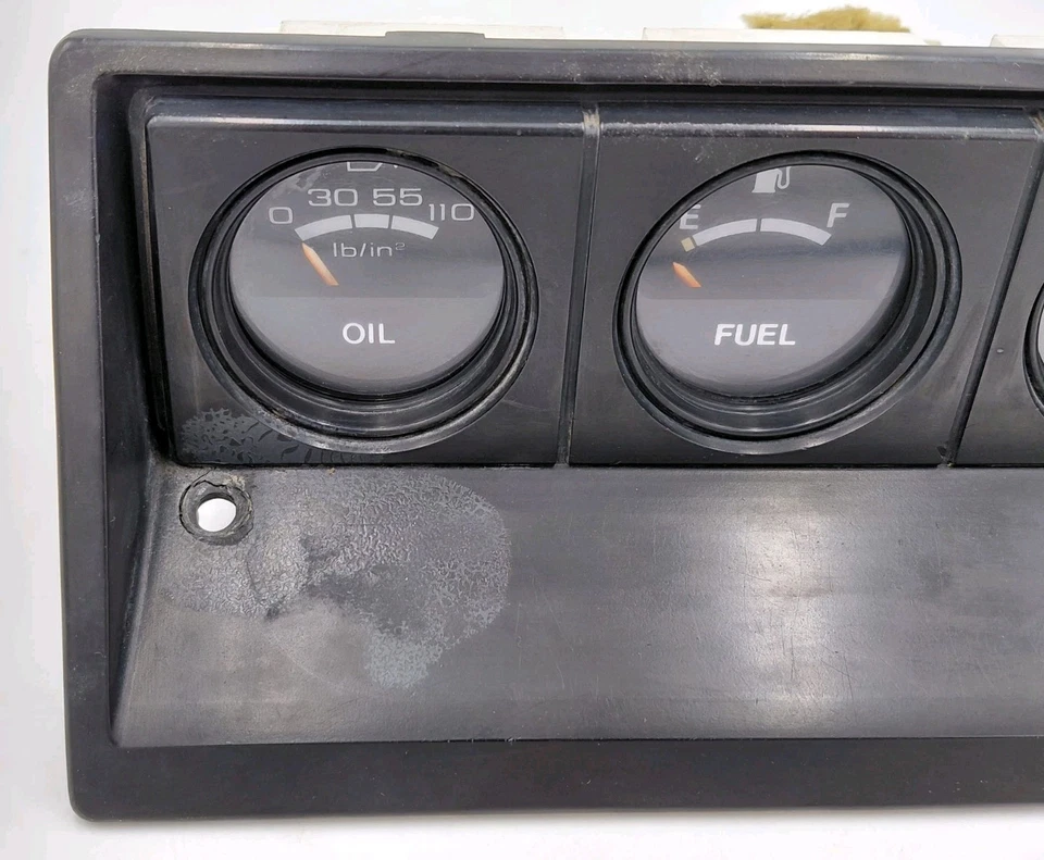 1984 1985 Isuzu Trooper Dash Gauge Trio Set Oil Fuel Temp Gas OEM 69612-260 - Image 2 of 4