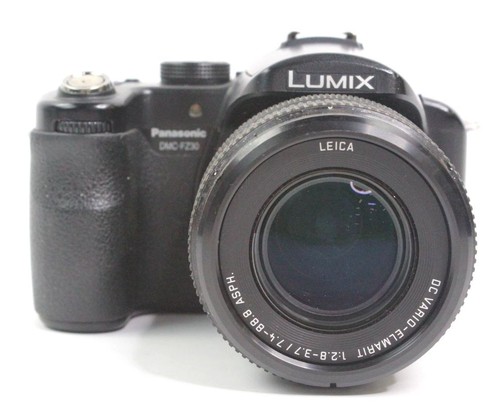 Panasonic Lumix DMC-FZ30 8.0MP Digital Bridge Camera - Picture 2 of 11