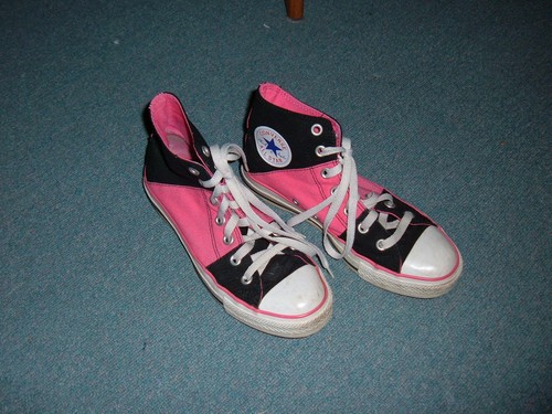 Converse Chuck Taylor All Star High Tops Black and Pink Canvas Women's 7 Men's 5 - Picture 2 of 7