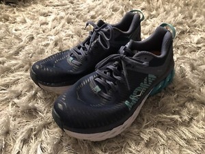 hoka arahi 2 women's size 8