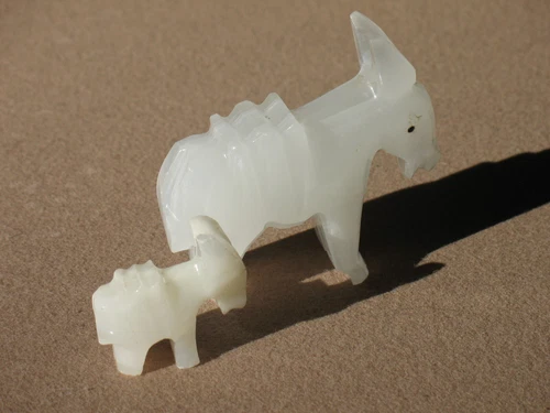 2 Onyx Donkeys 3 1/2' X 3" and 2" X 1 1/2" 