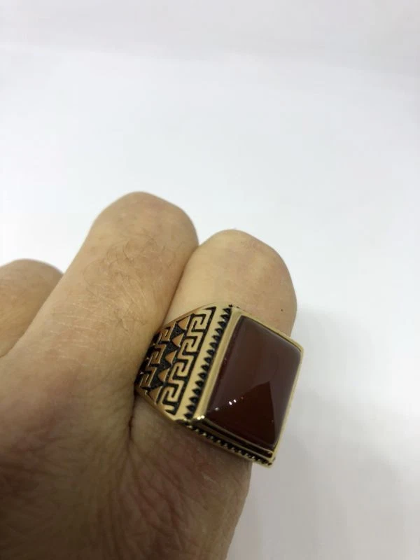 Anillo de cornalina genuino vintage de acero inoxidable dorado talla 11 para hombre de la década de 1980 Foto 3 de 4