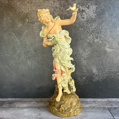 Antique Turn Wien Vienna Austria 4045 Porcelain Lady w Bird Crown Mark