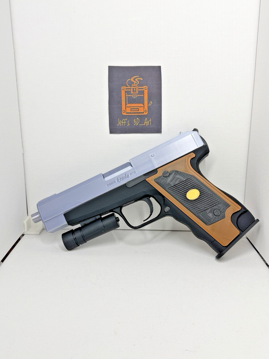Silver Ghost - Leon Kennedy Hand Gun Resident Evil 4 2005 1:1 Prop