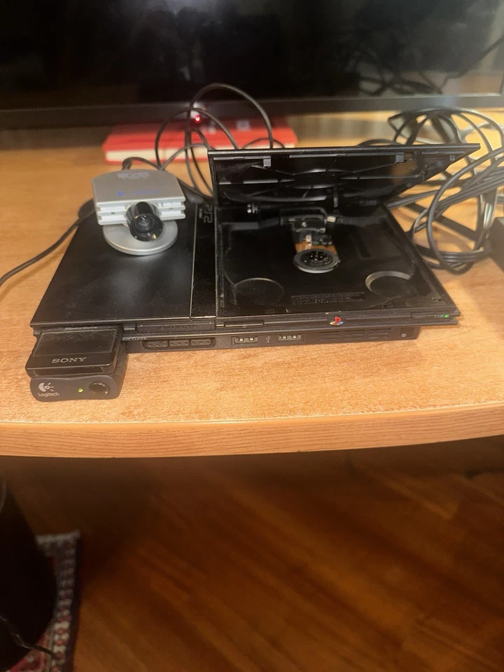 Sony PlayStation 2, foto 1 di 5