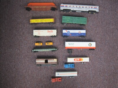 Lot of 9 HO Rolling Stock Cars and 2 Trucks