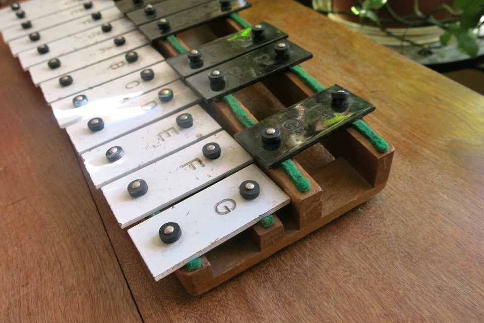 Vintage Marimba Glockenspiel Xylophone instrument by Rhythm Band Inc