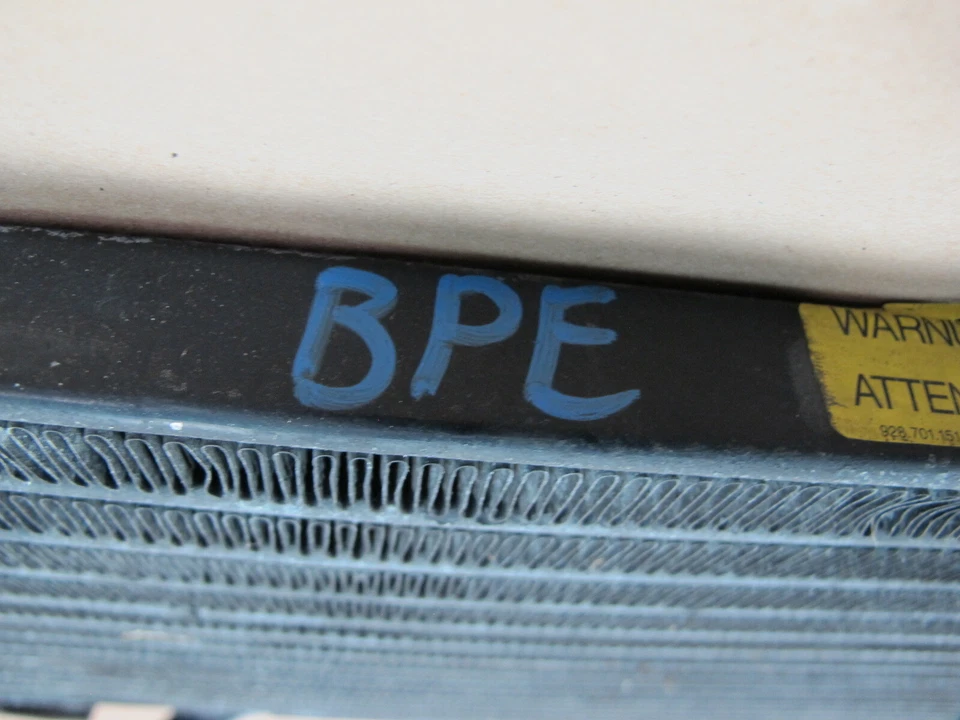 Condensador aire acondicionado Porsche 928 S 1983-1986 92857314303 Foto 2 de 4