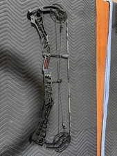 Darton Sequel 35 ST2 RH Black 26-31.5/70- Barely Used