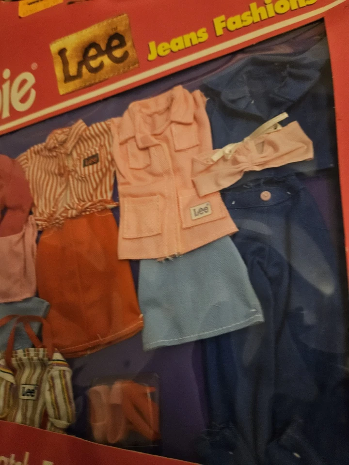 Nuevo 1995 Mattel Barbie Lee Jeans Moda Conjunto Conjunto #68308 - Muñeca Vintage Tela Foto 3 de 4