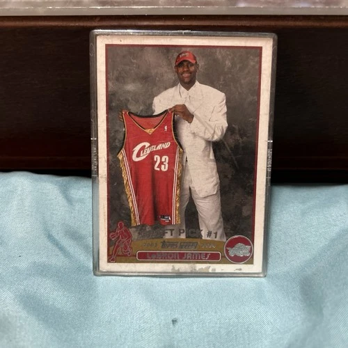 2003-04 Topps - Draft Pick LeBron James #221 1st Edition (RC)