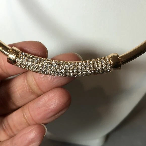 Gargantilla Bebe tono dorado y cristal nueva sin etiquetas Foto 4 de 4