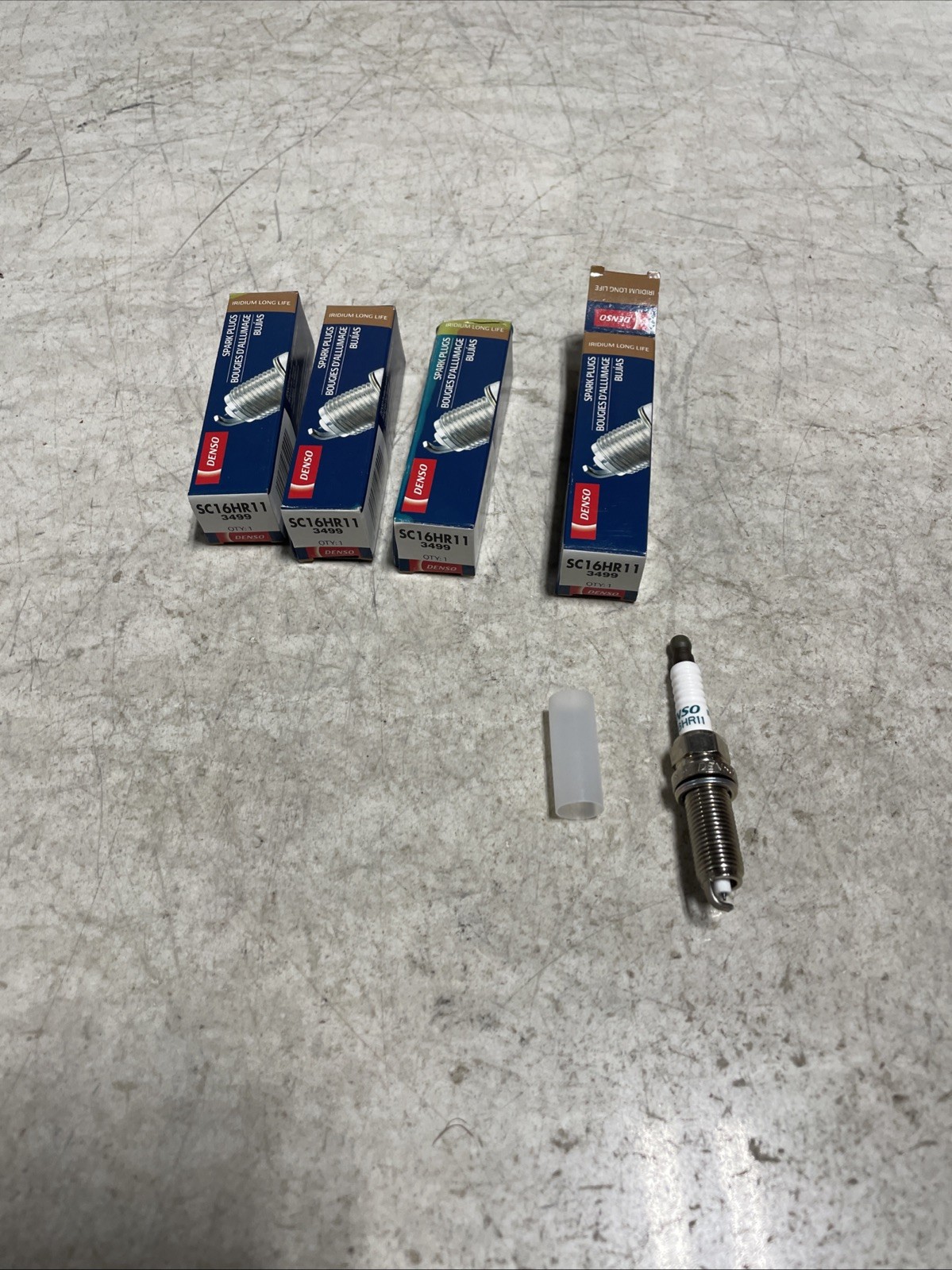 4 pc New DENSO 3499 Spark Plugs for SC16HR11 90919-01275 4912