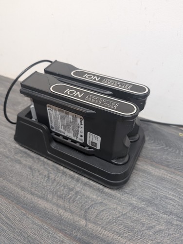2x Shark Battery’s And Dual Charger XBAT200EU - Picture 10 of 13