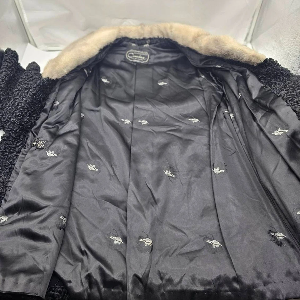 CHAQUETA ABRIGO NEGRA DE LANA DE CORDERO PERSA RIZADA DE COLECCIÓN PARA MUJER CUELLO RIZADO Foto 2 de 4