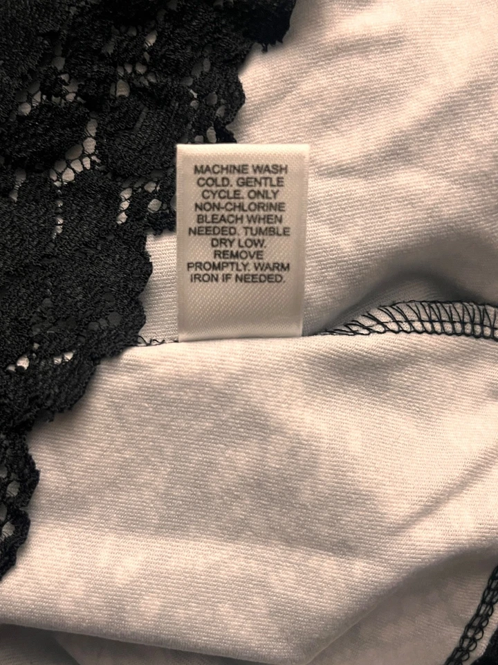 Regata cami com acabamento de renda y2k preta branca pequena babydoll espaguete CATO aparência falsa - Imagem 4 de 4