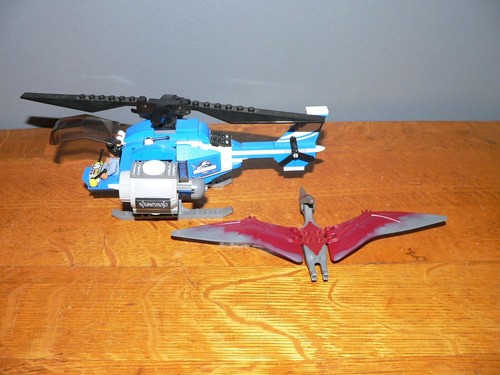 LEGO Jurassic World Set No. 75915 Pteranodon Capture w/Instructions (No Net) - Picture 3 of 4