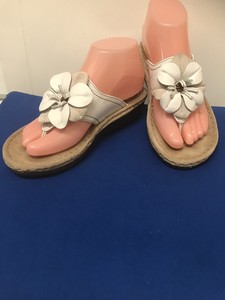 clarks flip flops flower