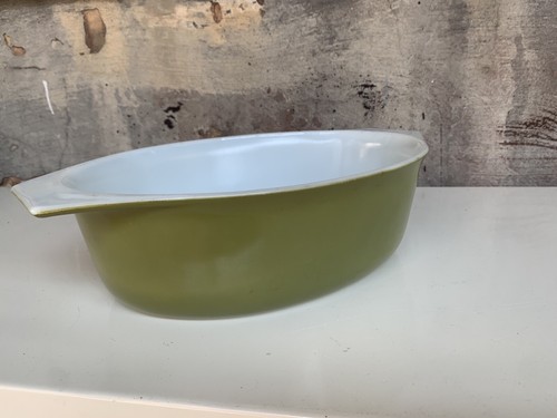 1970’s PYREX VERDE CASSEROLE BAKING DISH Avocado Green 2 1/2 QT Oval NO LID 045 - Picture 3 of 6