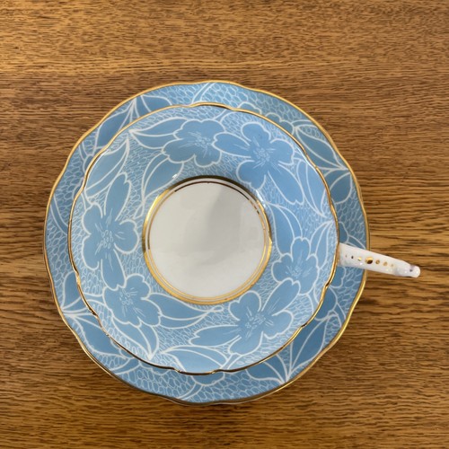 Bonita taza de té y platillo vintage con patas de coalport azul y dorado con patrón floral - Imagen 4 de 7