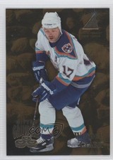 1995-96 Pinnacle Zenith Gifted Grinders Wendel Clark #3 1s7