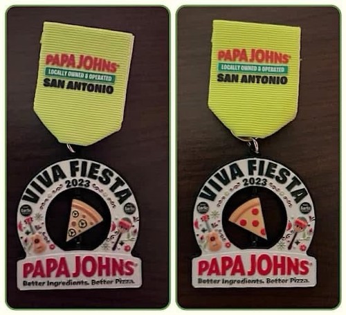 2023 PAPA JOHNS FIESTA MEDAL. With A Spinner Pizza 🍕 - Picture 1 of 1
