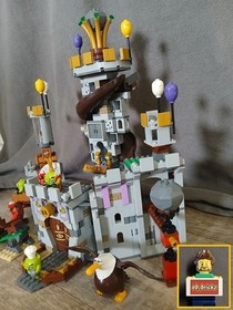 LEGO Angry Birds: King Pig's Castle (75826) -  ALL mini figs + instructions