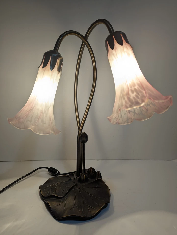 Tiffany Style Bedside Desk Lamp Light Lily Pad Base 2 Flowers Pink Glass Shades  - Image 4 of 4