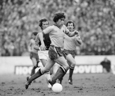 Nigel Callaghan Watford v West Ham United 1982 FOOTBALL OLD PHOTO