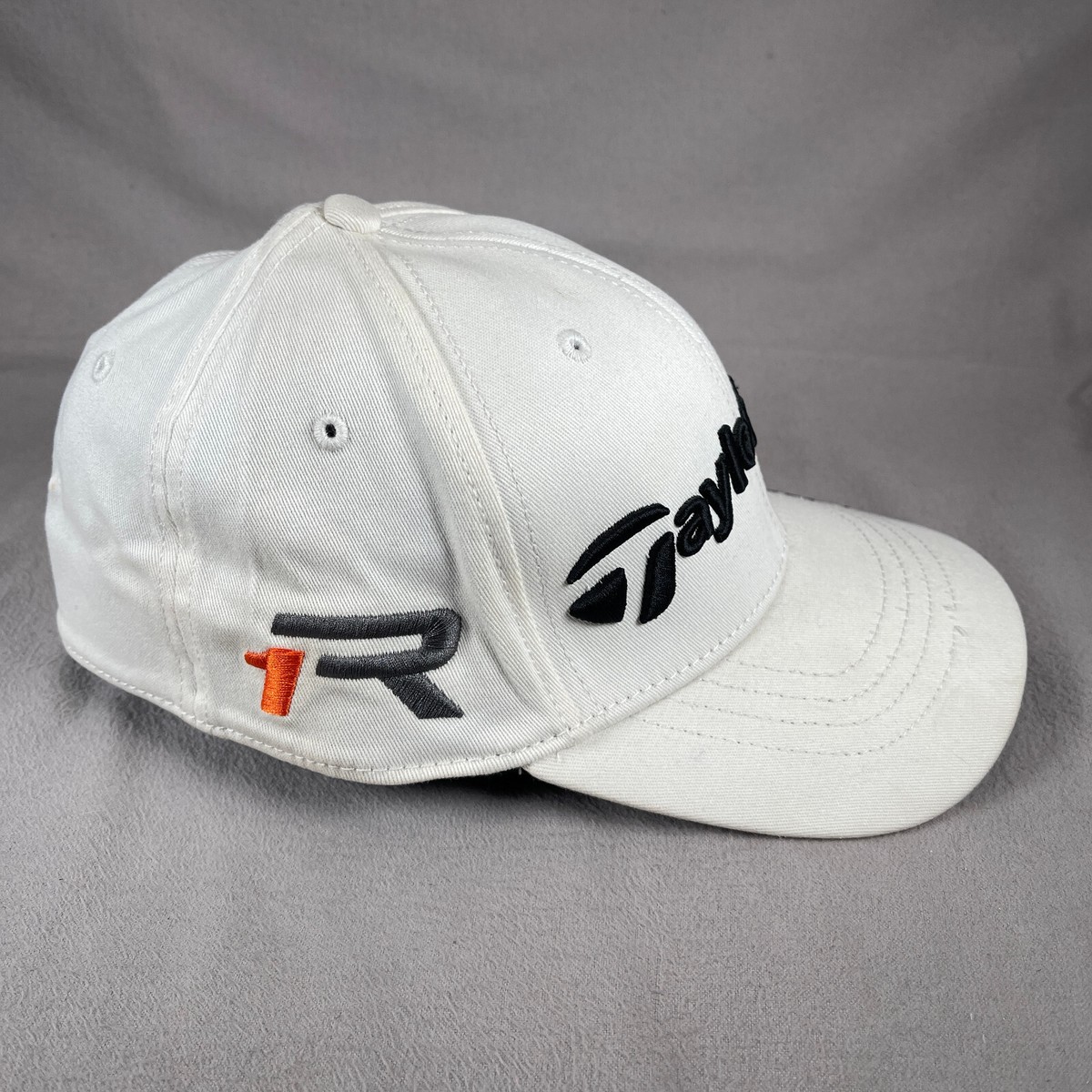 TaylorMade Golf Hat Mens S/M White Flex Baseball Cap Embroidered