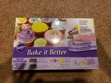 Wilton 18 Piece Cupcake Decorating Set NEW BOX WAS OPENED