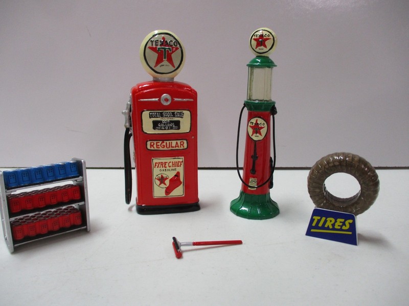 Texaco Fire Chief Gas Pump, Oil Rack, Tire Rack Lot of 1/18 Scale