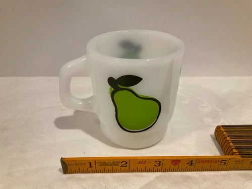 PEAR DESIGN Vintage Anchor Hocking Fire King Milk Glass Cup Mug Fruit Stacking
