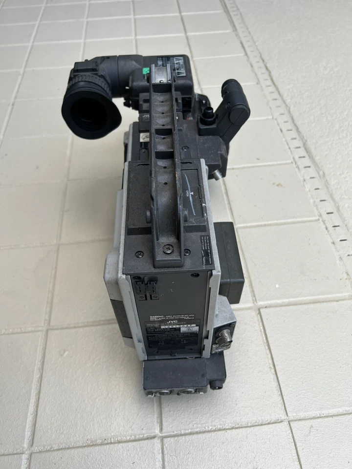 Vintage Camcorder JVC KY-17 3-CCD Color Video Camera Recorder TV Broadcasting - Image 4 of 4