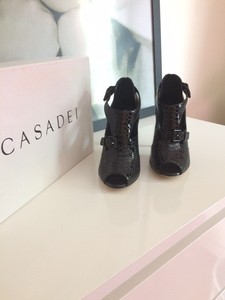 size 2 ankle boots uk