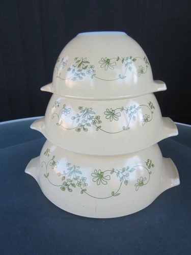 Pyrex Shenandoah Cinderella Nesting Mixing Bowls 3 pc. Set: 441, 442, 443.